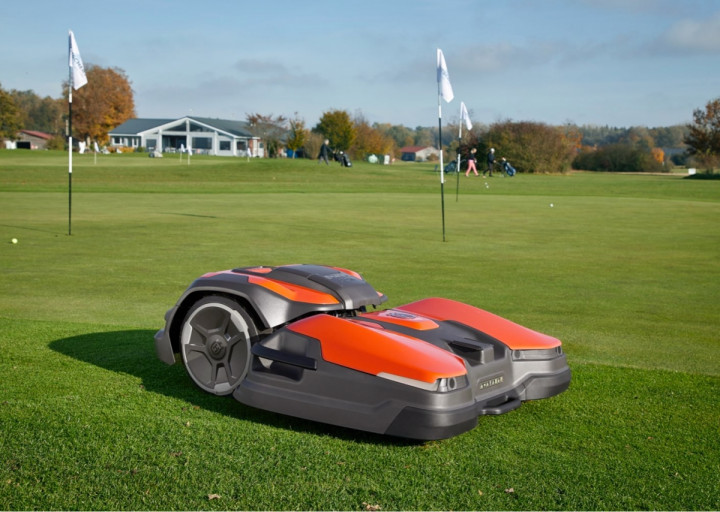 Robot cắt cỏ tự hành của Husqvarna đang cách mạng hóa việc chăm sóc sân golf