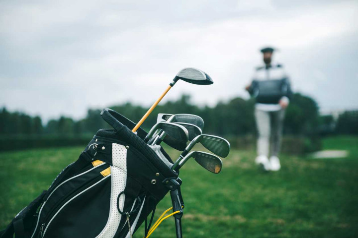 Vì sao người chơi golf chỉ được phép mang tối đa 14 gậy trong túi?